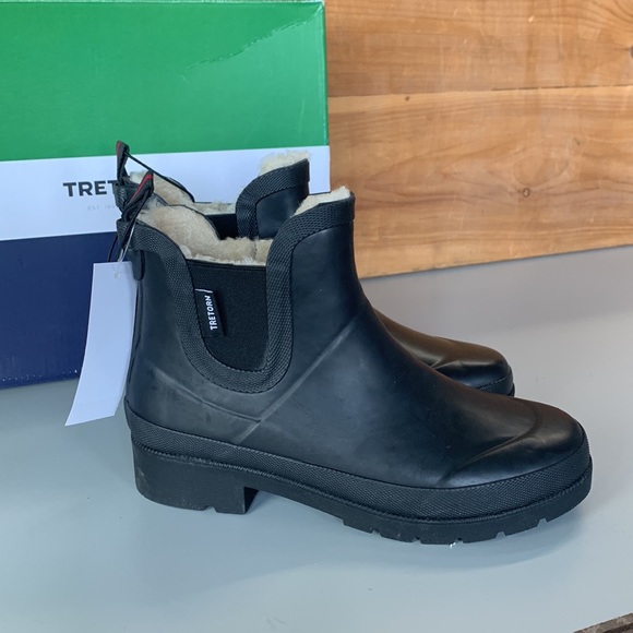 NWT Womens Tretorn Lena Rubber Rain boot Ankle Black Waterproof Chelsea - Picture 3 of 6